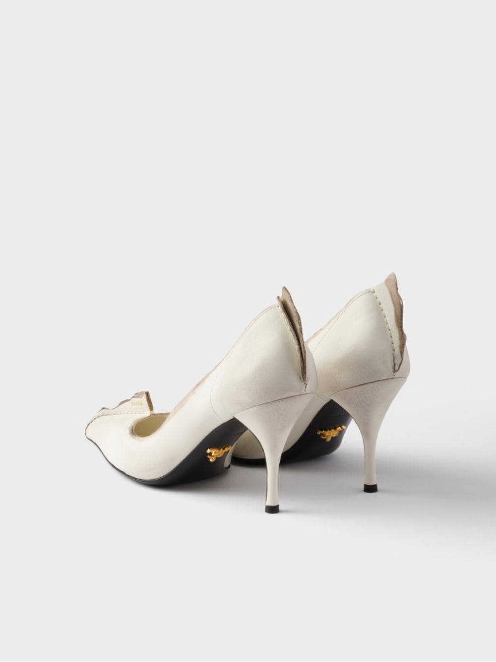 New Prada Antiqued Leather Pumps $1,550 39.5 - Picture 4 of 16